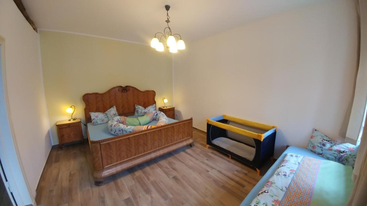 Mirabellenhof - Kleine Ferienwohnung Mit Altstadtblick Biesenthal Exterior foto